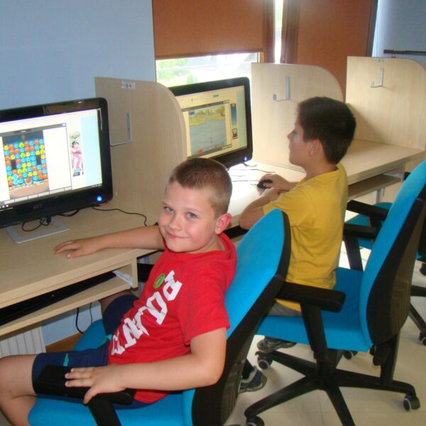 Real size Noc Bibliotek 2016 r  (16)