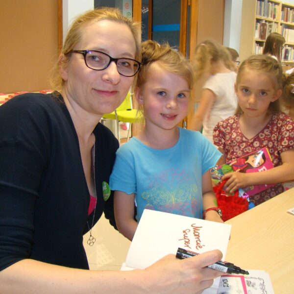 Real size Noc Bibliotek 2016 r  (25)