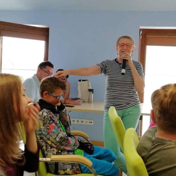 35077811 1883261425046909 8308122537666019328 n