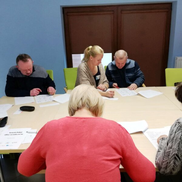 48381912 2309153372639349 1594714953208561664 n